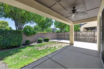 1813 N Paddington Lane, Clovis, CA 93619 - Photo 32
