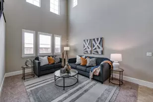 1813 N Paddington Ln, Clovis, CA 93619 - Photo 6
