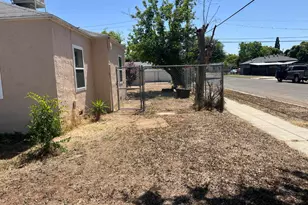 3244 E Pine Ave, Fresno, CA 93703 - Photo 4