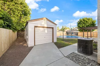 3392 N Forestiere Avenue, Fresno, CA 93722 - Photo 42