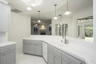 512 W Fallbrook Ave, Clovis, CA 93611 - Photo 16