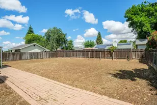 2313 Palo Alto Ave, Clovis, CA 93611 - Photo 30
