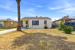 2486 S 10th St, Fresno, CA 93725 - Photo 2