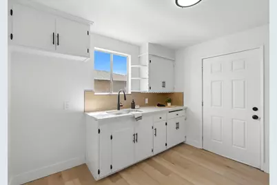 2486 S 10th Street, Fresno, CA 93725 - Photo 12
