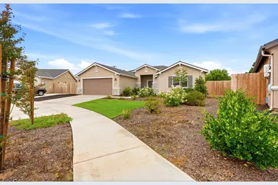 2198 W Ambassador Way, Hanford, CA 93230 - Photo 4
