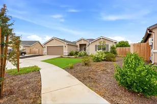 2198 W Ambassador Wy, Hanford, CA 93230 - Photo 4