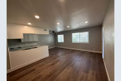 4917 N Holt Avenue #103, Fresno, CA 93705 - Photo 6