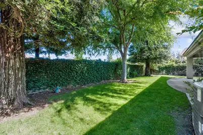 7633 N Hanna Avenue, Fresno, CA 93722 - Photo 26