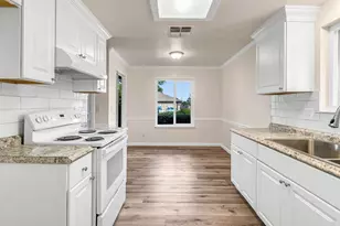 1595 N Pleasant Ave, Fresno, CA 93728 - Photo 8