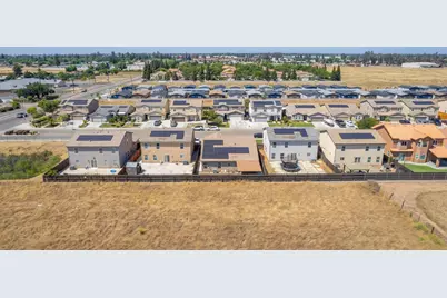 4367 W Saginaw Way, Fresno, CA 93722 - Photo 10