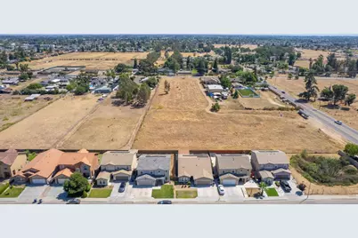4367 W Saginaw Way, Fresno, CA 93722 - Photo 16