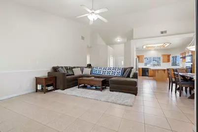 4651 W Morris Avenue, Fresno, CA 93722 - Photo 10