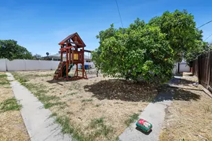 3913 E Fountain Way, Fresno, CA 93726 - Photo 26