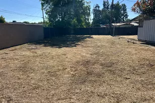 3988 N Fresno St, Fresno, CA 93726 - Photo 32