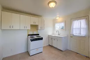2477 S 9th St, Fresno, CA 93725 - Photo 28