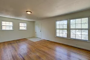 2477 S 9th St, Fresno, CA 93725 - Photo 8