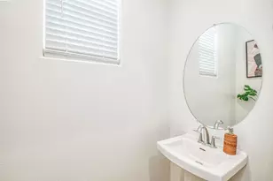 6336 N Santa Lucia Way, Fresno, CA 93722 - Photo 10