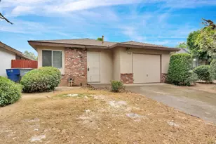 4466 N Cornelia Ave, Fresno, CA 93722 - Photo 2