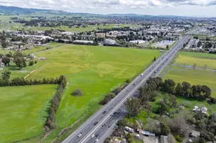 100 Orchard Ln, Petaluma, CA 94952 - Photo 2