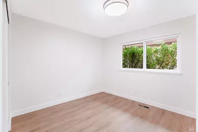 1060 Oakmont Court, Napa, CA 94559 - Photo 32