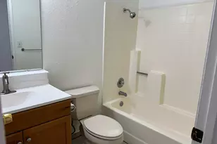 5001 Lakeview Cir, Fairfield, CA 94534 - Photo 6