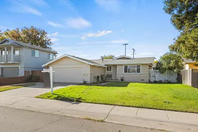 230 E Walnut Street, Dixon, CA 95620 - Photo 2