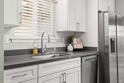 230 E Walnut Street, Dixon, CA 95620 - Photo 8