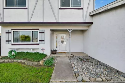 1355 W F Street, Dixon, CA 95620 - Photo 4