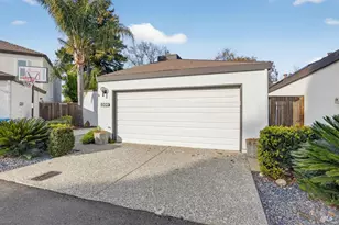 1330 Blackberry Ct, Dixon, CA 95620 - Photo 2