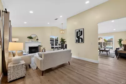 904 Labrador Way, Suisun City, CA 94585 - Photo 4