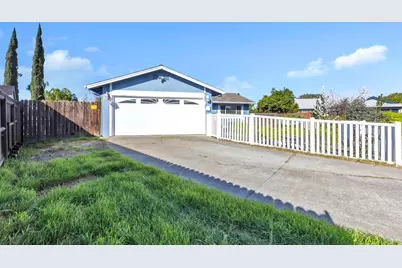 412 Pepper Court, Vacaville, CA 95687 - Photo 2