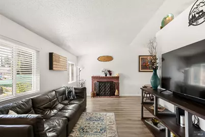 190 Waterford Drive, Vacaville, CA 95688 - Photo 6