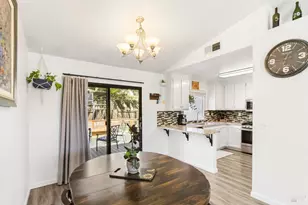 190 Waterford Dr, Vacaville, CA 95688 - Photo 12