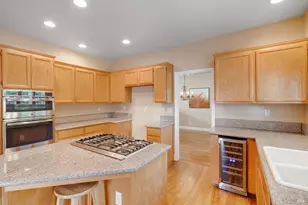 961 Cedar Brook Ln, Vacaville, CA 95687 - Photo 2