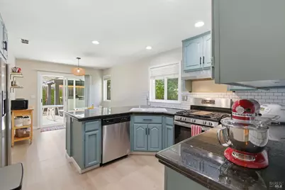 804 Sapphire Circle, Vacaville, CA 95687 - Photo 10