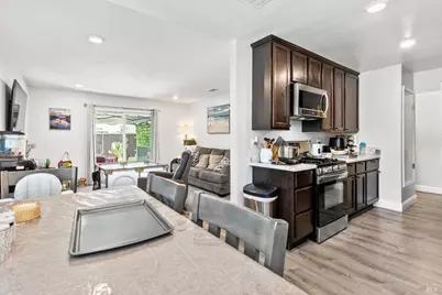 308 Livingston Avenue, Vacaville, CA 95687 - Photo 8