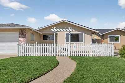 279 Livingston Avenue, Vacaville, CA 95687 - Photo 2