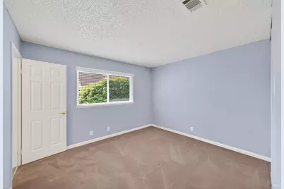 279 Livingston Avenue, Vacaville, CA 95687 - Photo 14