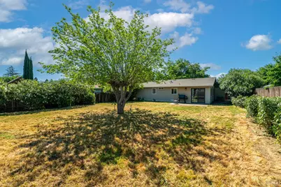 2061 Southwood Drive, Vacaville, CA 95687 - Photo 20