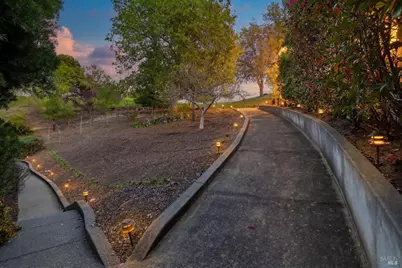 2054 Pinecrest Court, Vacaville, CA 95688 - Photo 10