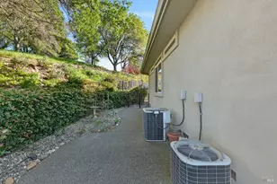 2054 Pinecrest Ct, Vacaville, CA 95688 - Photo 34