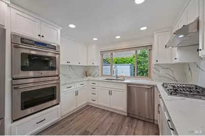 142 Hillview Drive, Vacaville, CA 95688 - Photo 22