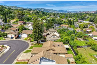 142 Hillview Drive, Vacaville, CA 95688 - Photo 4