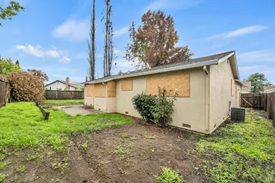 2076 Harte Court, Fairfield, CA 94533 - Photo 8