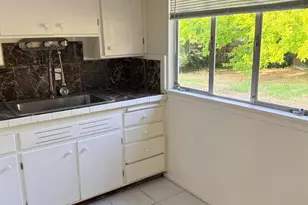 454 S Minahen St, Napa, CA 94559 - Photo 10