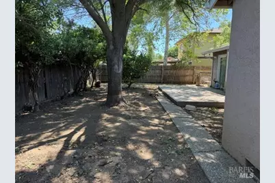 640 E Creekside Circle, Dixon, CA 95620 - Photo 18