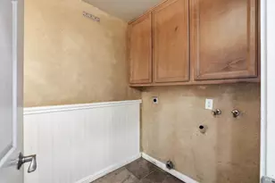 900 Southampton Rd, Benicia, CA 94510 - Photo 18