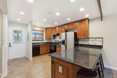 900 Southampton Road #169, Benicia, CA 94510 - Photo 6