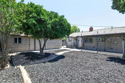 600 W C Street, Dixon, CA 95620 - Photo 32