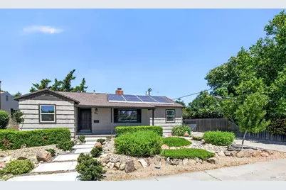 600 W C Street, Dixon, CA 95620 - Photo 2